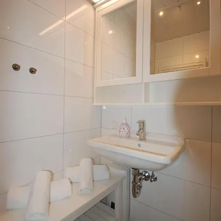 Appartement-Neptum-Seeblick-Str-132 샬베우츠